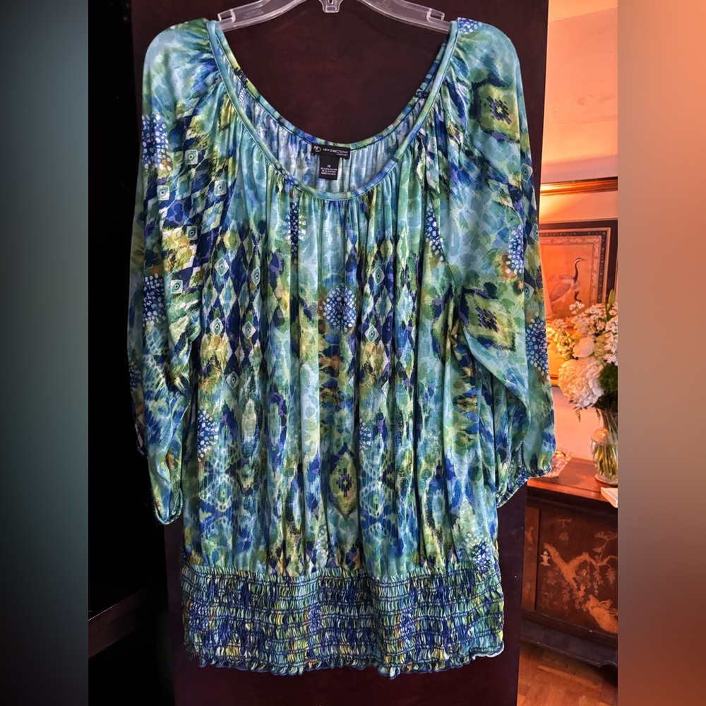 New Directions Woman Size 1X Blue and Green Patterned Blouse With Elastic Waist